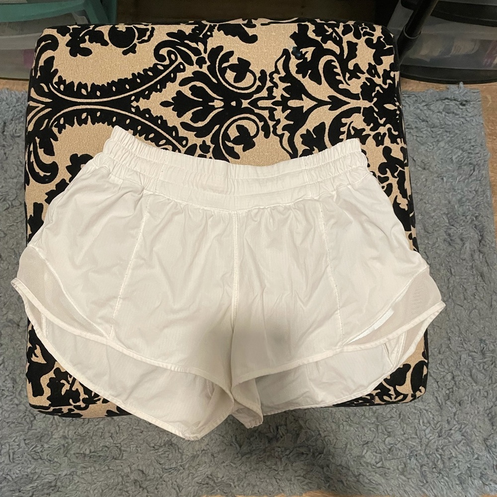 Lululemon Hotty Hot short 2.5” inseam